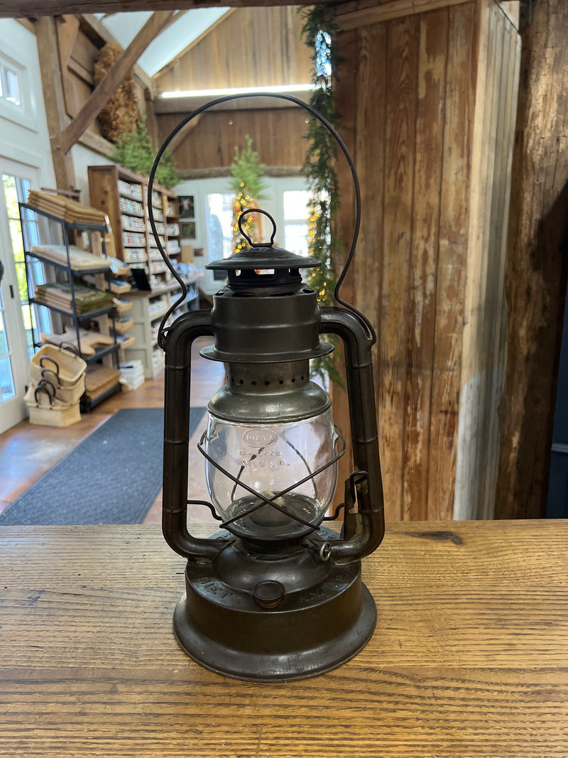 Antique Dietz Fount D-Lite Lantern