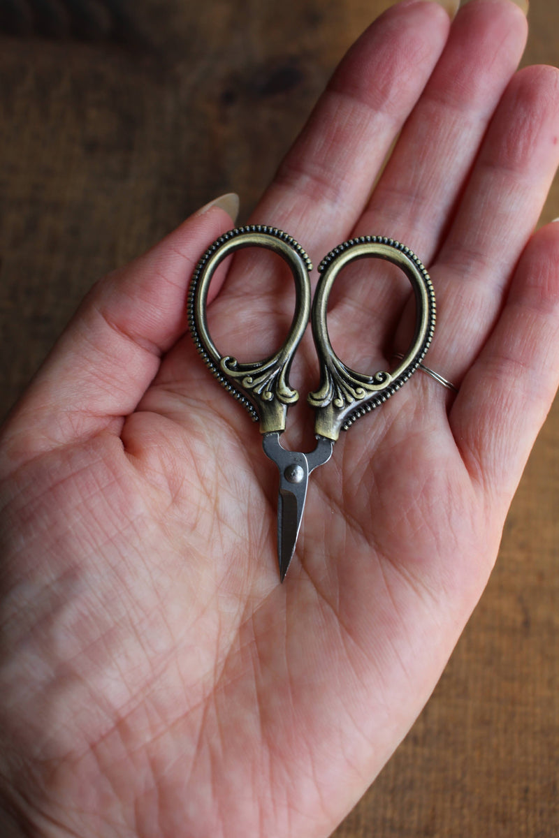 Mini Embroidery Scissor - Antique Gold