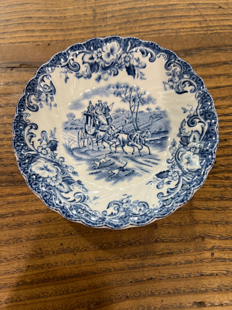 Vintage Johnson Bros. Coaching Scenes Hunting Country Fruit/Dessert Bowl