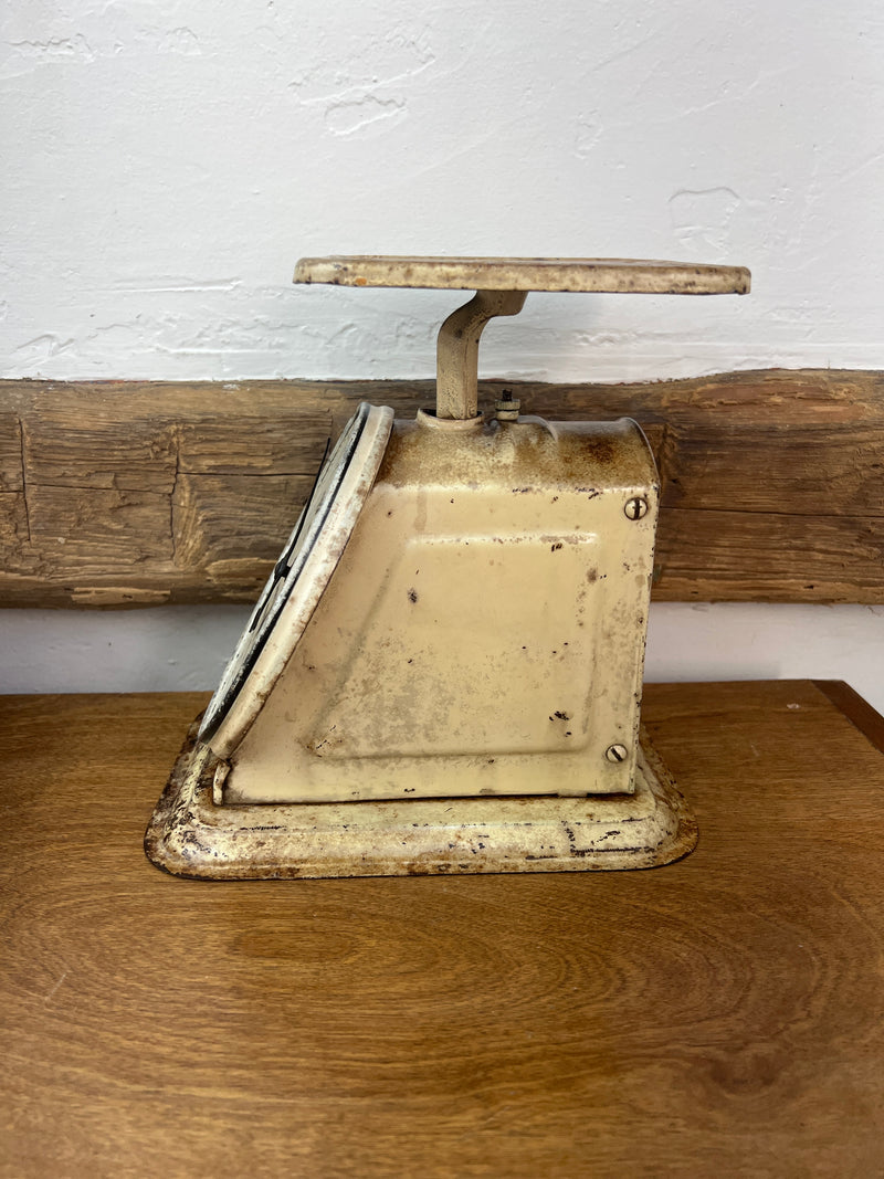 Vintage Household Kitchen Scale - Flanders, Frary & Clark