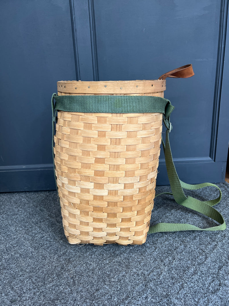 Vintage Adirondack Pack Trapper Basket