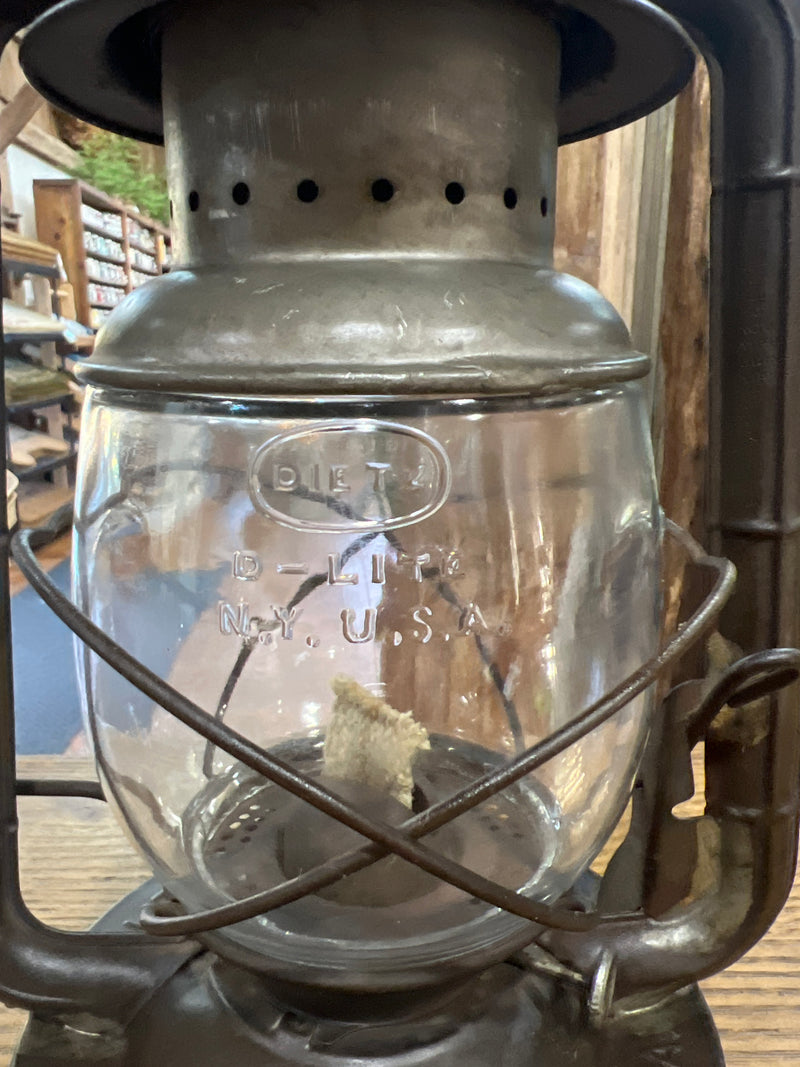 Antique Dietz Fount D-Lite Lantern