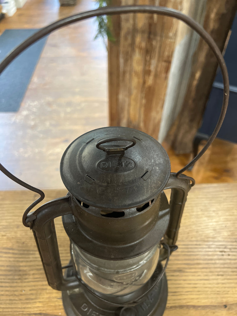 Antique Dietz Fount D-Lite Lantern