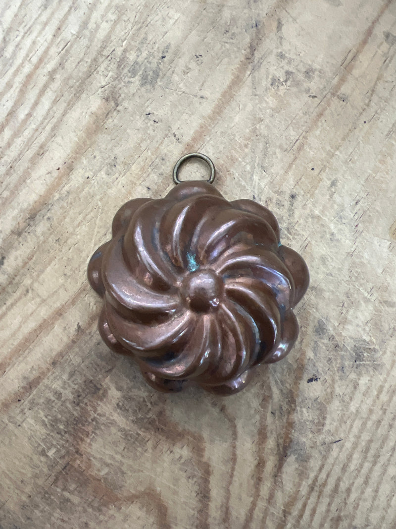 Antique Copper Swirl Pattern Mold