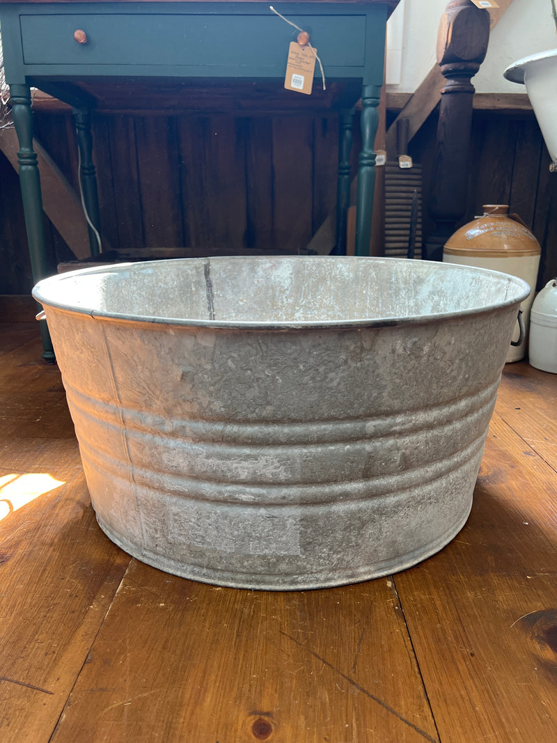 Vintage Galvanized Round Wash Tub with Handles