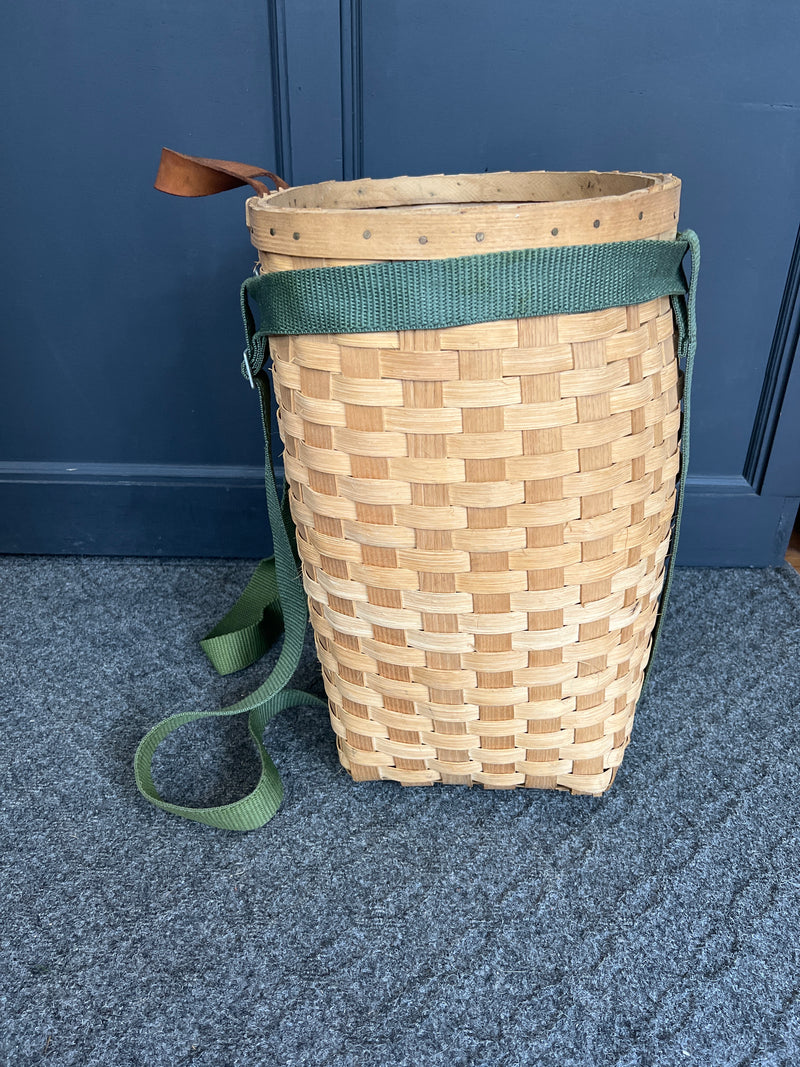 Vintage Adirondack Pack Trapper Basket