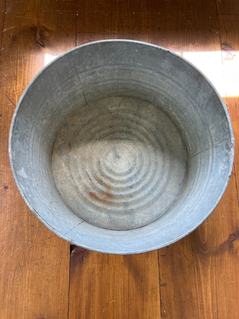 Vintage Galvanized Round Wash Tub with Handles