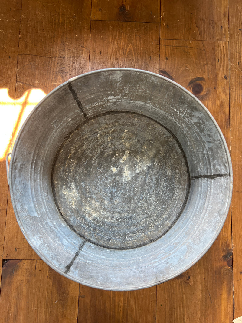 Vintage Galvanized Round Wash Tub with Handles