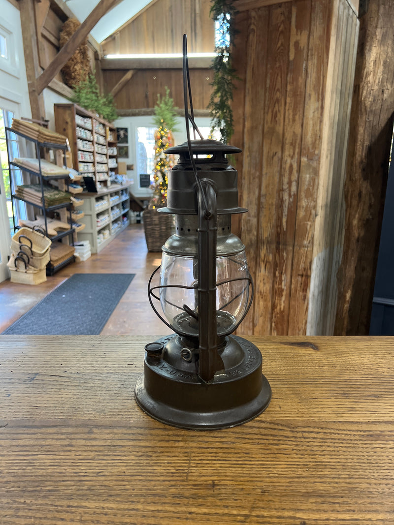 Antique Dietz Fount D-Lite Lantern