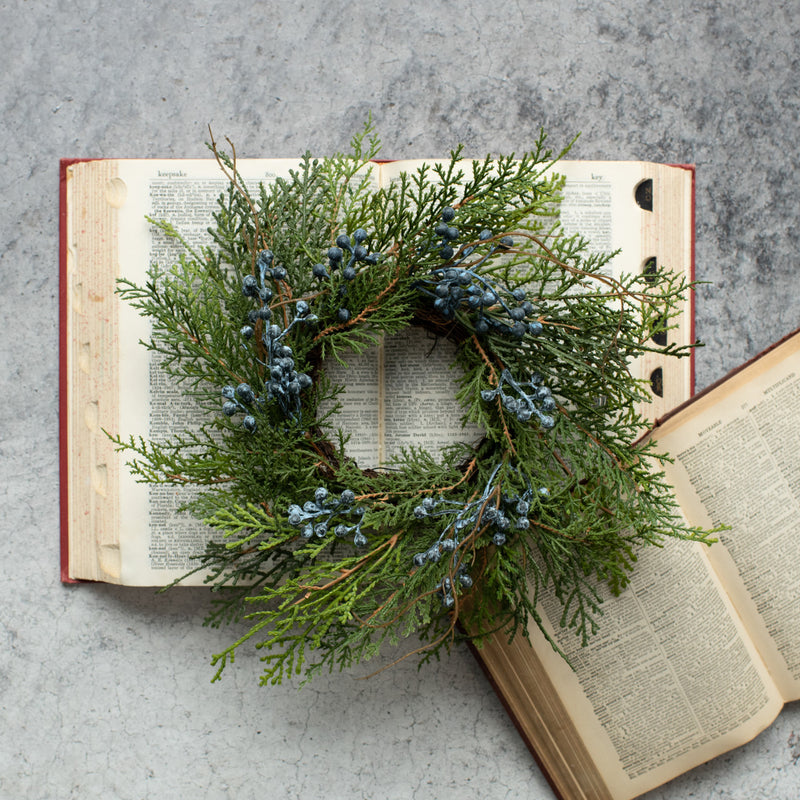 CEDAR & BERRIES CANDLE RING