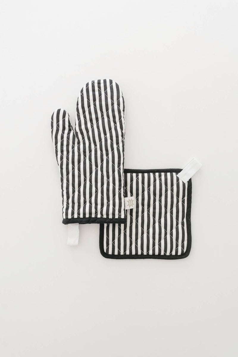 Keepsake Quilted Linen Oven Mitt + Potholder Set in Navy