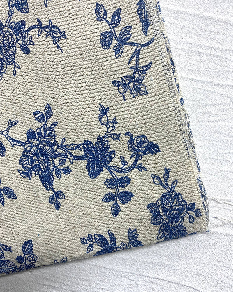 Farmhouse Blue Floral Tablecloth: 59"x79”