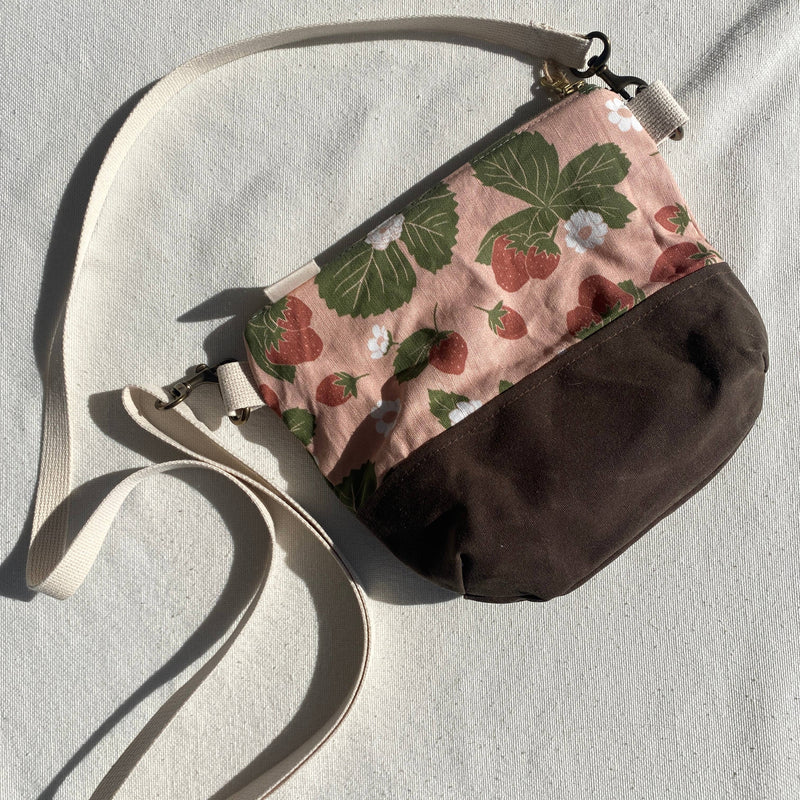 Small Crossbody Bag: Strawberry
